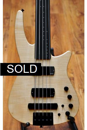 NS Design CR5 Radius Fretless Bass Guitar Natural NS Design CR5 Radius Fretless Bass Guitar Natural